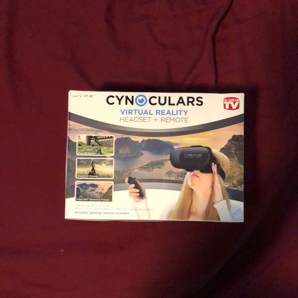 Virtual reality headset and remote